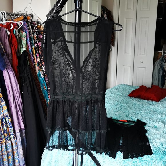 3/30  Sheer Sequined Vest or Top - Picture 3 of 4